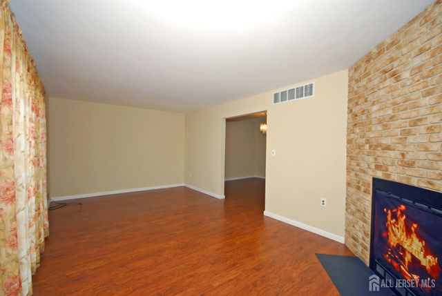 21 Rosewood Court, Sayreville, NJ 08872