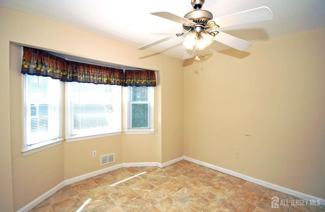 21 Rosewood Court, Sayreville, NJ 08872