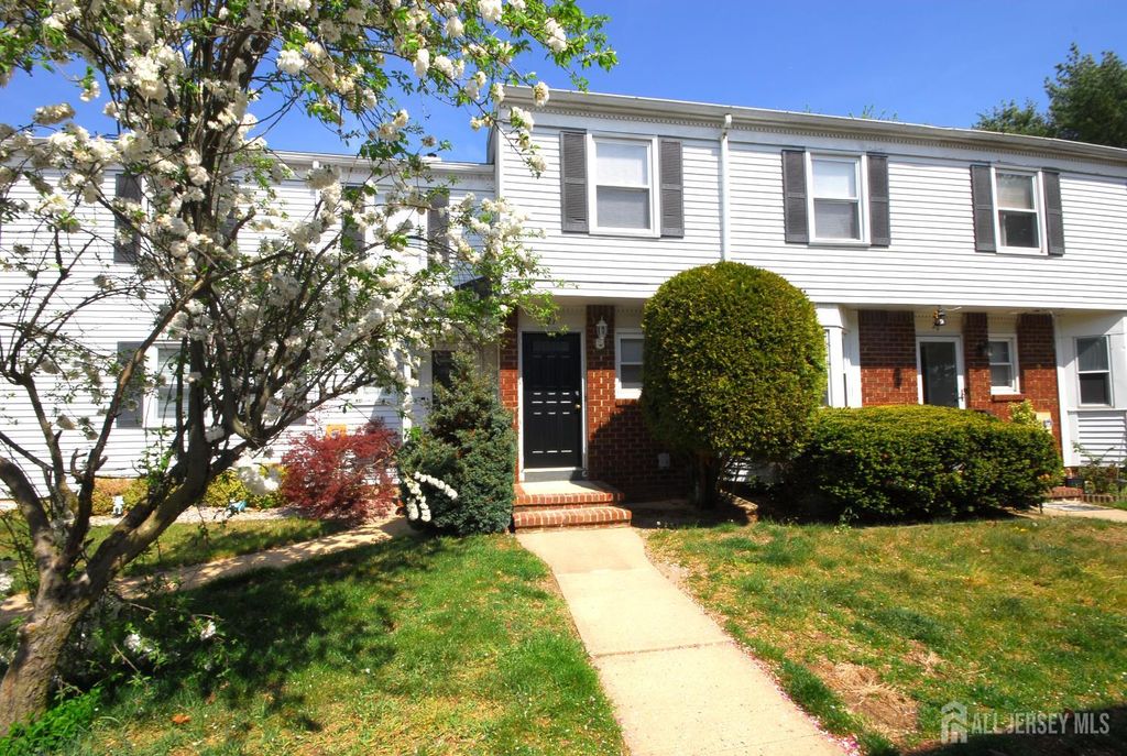 21 Rosewood Court, Sayreville, NJ 08872