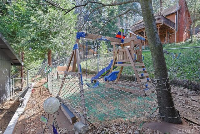 23095 Hemlock, Crestline, CA 92325