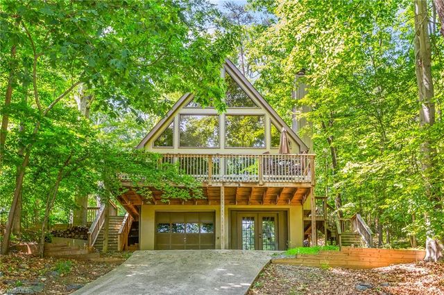 1916 Chateau Ridge, Winston-salem, NC 27103