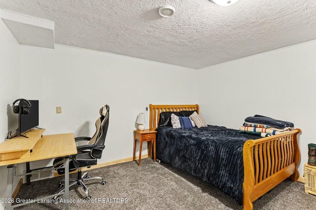 471 Windrock Lane, Dimondale, MI 48821