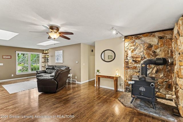 471 Windrock Lane, Dimondale, MI 48821