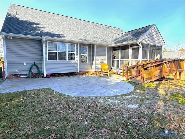 9901 Ethens Castle Dr, Chester, VA 23831