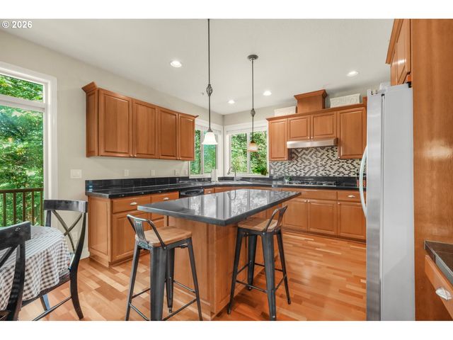 1633 Sw JOSHUA St, Portland, OR 97219