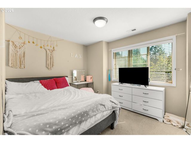 1633 Sw JOSHUA St, Portland, OR 97219