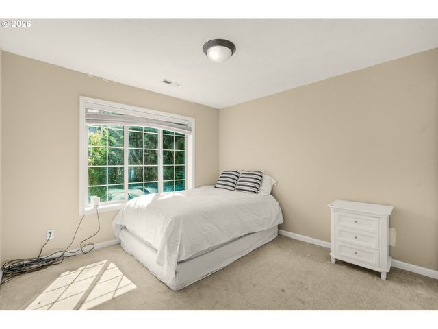 1633 Sw JOSHUA St, Portland, OR 97219