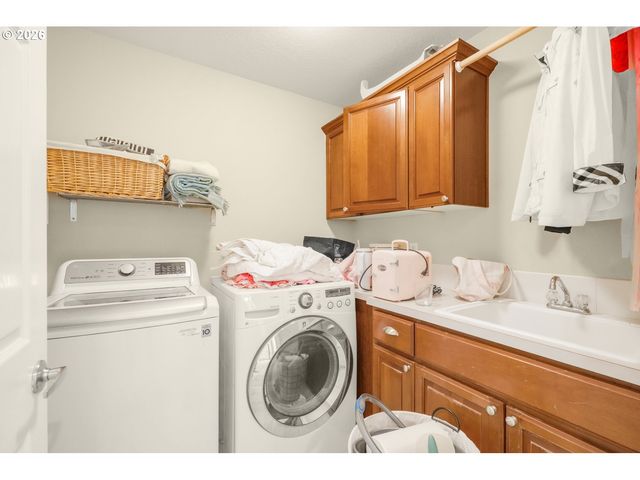 1633 Sw JOSHUA St, Portland, OR 97219