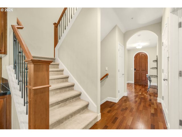 1633 Sw JOSHUA St, Portland, OR 97219