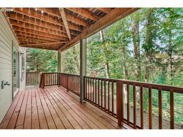 1633 Sw JOSHUA St, Portland, OR 97219