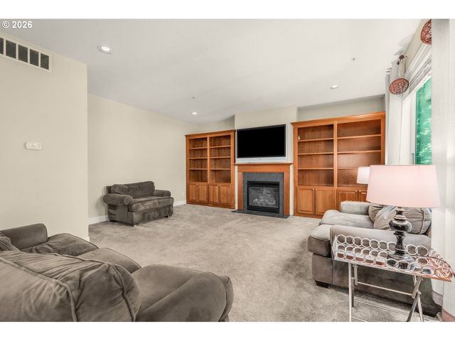 1633 Sw JOSHUA St, Portland, OR 97219