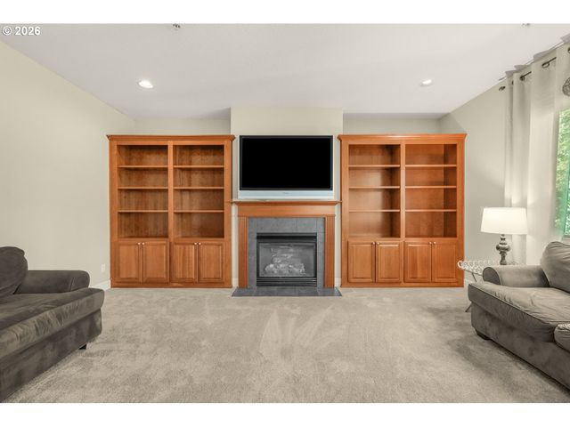 1633 Sw JOSHUA St, Portland, OR 97219