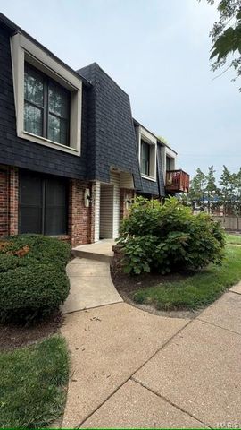 1115 Appleseed Lane A, Olivette, MO 63132