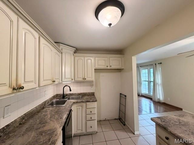 1115 Appleseed Lane A, Olivette, MO 63132
