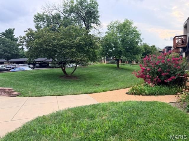 1115 Appleseed Lane A, Olivette, MO 63132