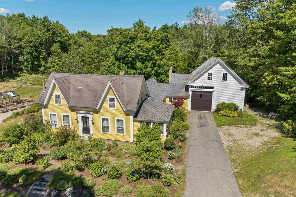 155 Middle Road, Tuftonboro, NH 03816