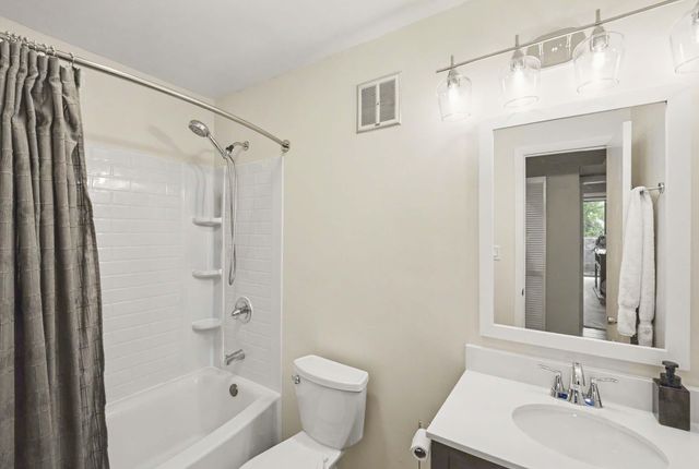 750 Shaker Drive 707, Lexington, KY 40504