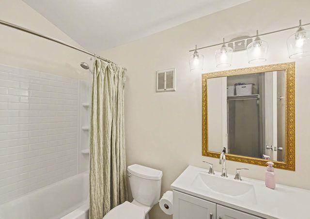 750 Shaker Drive 707, Lexington, KY 40504