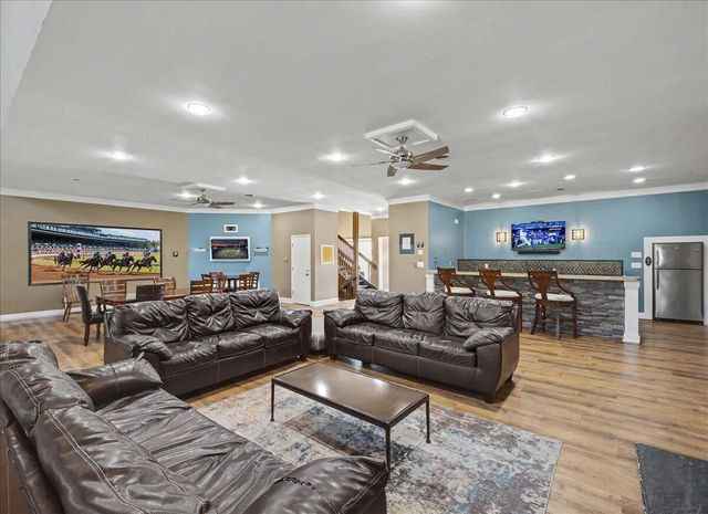 750 Shaker Drive 707, Lexington, KY 40504