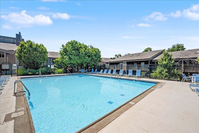 750 Shaker Drive 707, Lexington, KY 40504