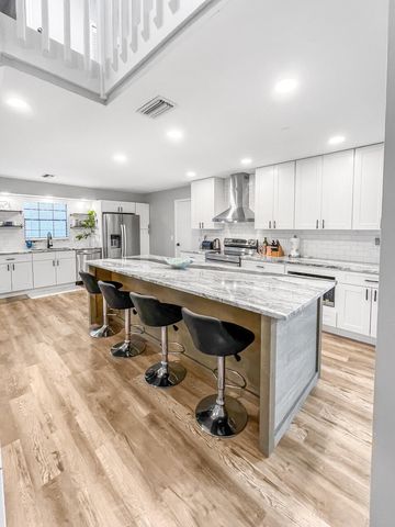 12989 Meadowbreeze Drive, Wellington, FL 33414