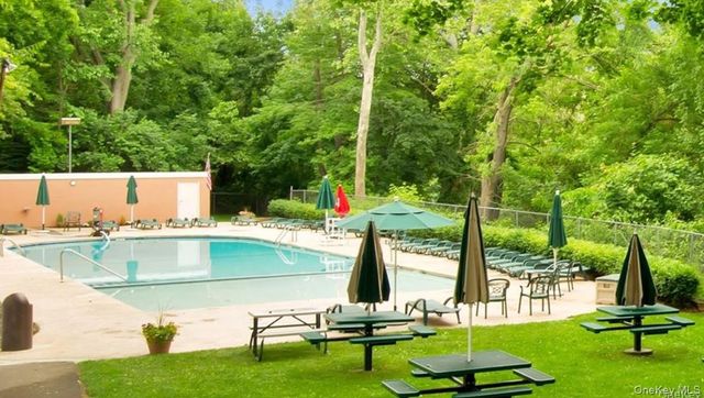 153 E Hartsdale Avenue 1B, Hartsdale, NY 10530