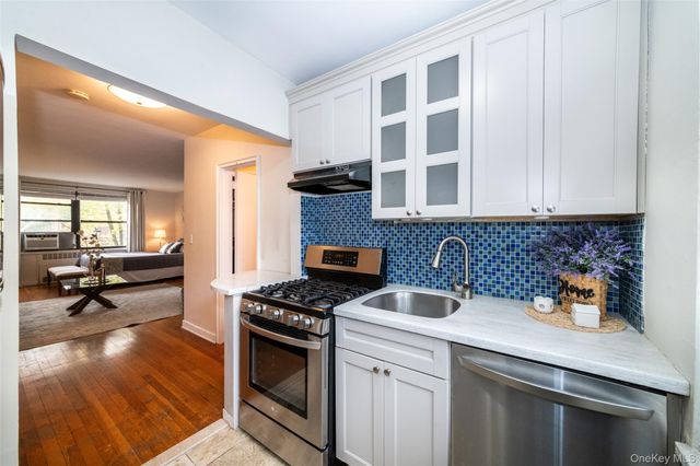 153 E Hartsdale Avenue 1B, Hartsdale, NY 10530