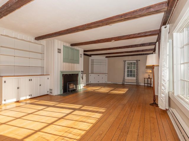 24 Hunt Road, Westmoreland, NH 03467