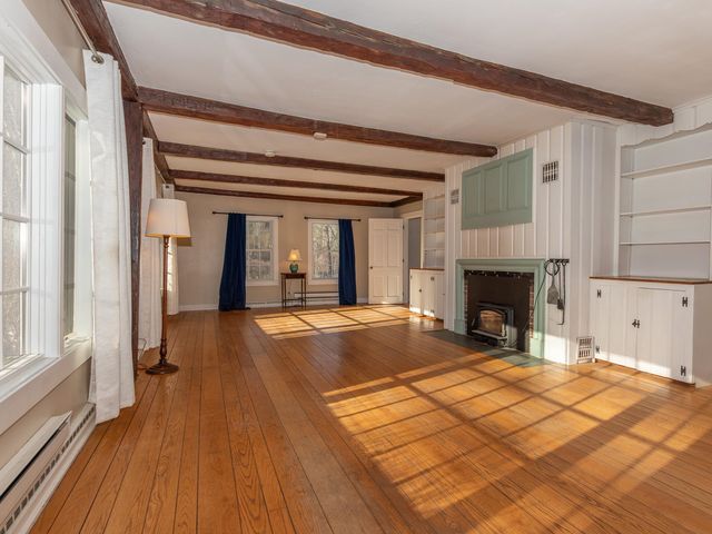 24 Hunt Road, Westmoreland, NH 03467