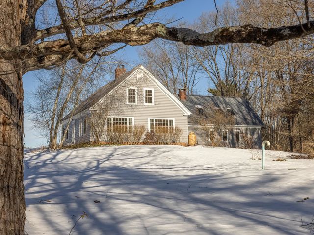 24 Hunt Road, Westmoreland, NH 03467
