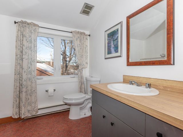 24 Hunt Road, Westmoreland, NH 03467