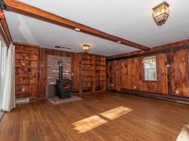24 Hunt Road, Westmoreland, NH 03467
