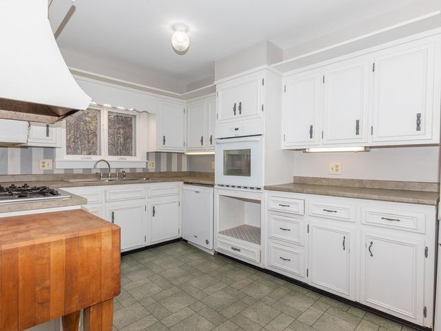 24 Hunt Road, Westmoreland, NH 03467