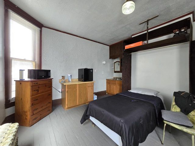 837 S 19th STREET, Milwaukee, WI 53204