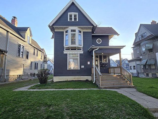 837 S 19th STREET, Milwaukee, WI 53204