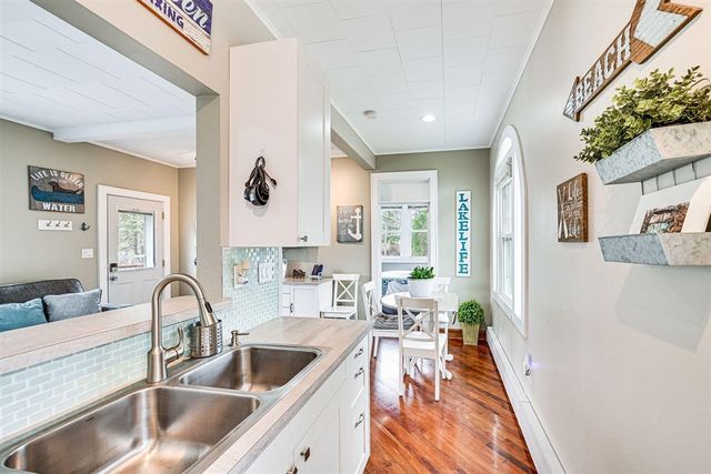 7363 North Shore Drive 5, South Haven, MI 49090