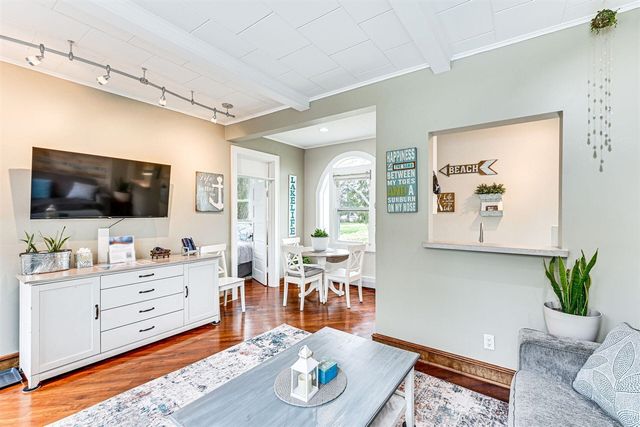 7363 North Shore Drive 5, South Haven, MI 49090