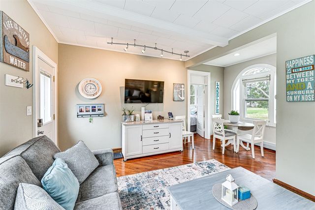 7363 North Shore Drive 5, South Haven, MI 49090