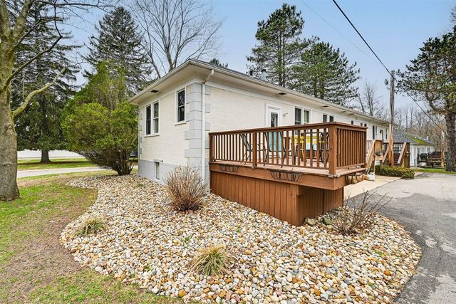 7363 North Shore Drive 5, South Haven, MI 49090