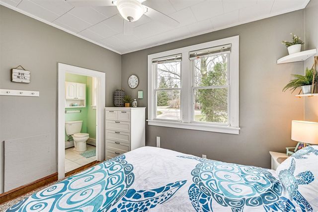 7363 North Shore Drive 5, South Haven, MI 49090