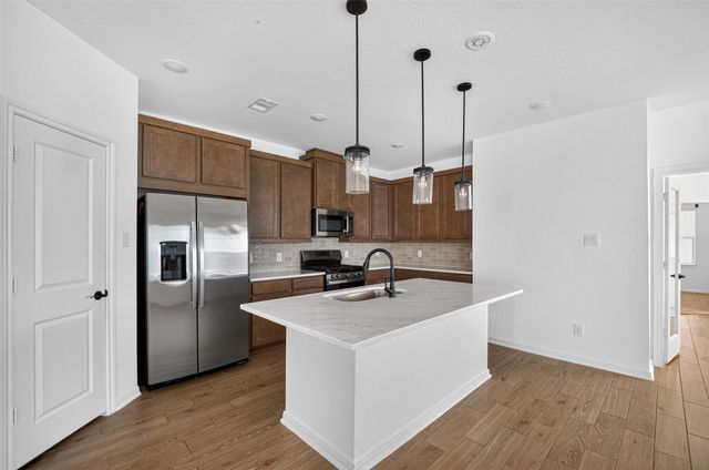 146 W Coralburst Loop, Montgomery, TX 77316