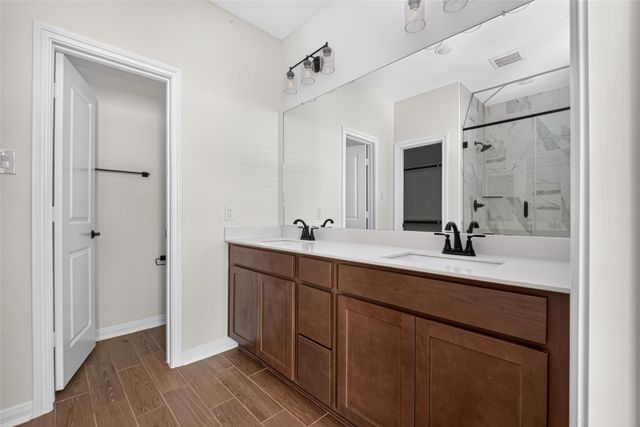146 W Coralburst Loop, Montgomery, TX 77316