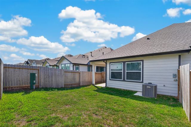 146 W Coralburst Loop, Montgomery, TX 77316