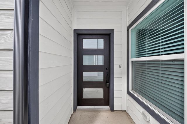 146 W Coralburst Loop, Montgomery, TX 77316