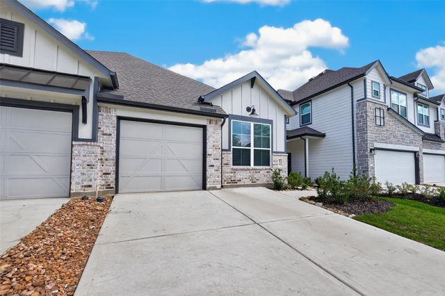 146 W Coralburst Loop, Montgomery, TX 77316