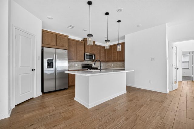 146 W Coralburst Loop, Montgomery, TX 77316