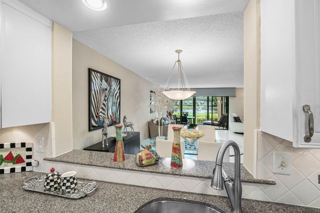 5154 Oakhill Lane 1014, Delray Beach, FL 33484