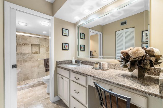 5154 Oakhill Lane 1014, Delray Beach, FL 33484