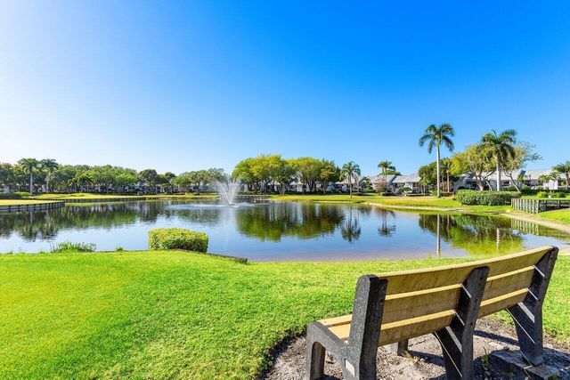5154 Oakhill Lane 1014, Delray Beach, FL 33484