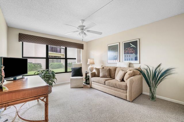 5154 Oakhill Lane 1014, Delray Beach, FL 33484
